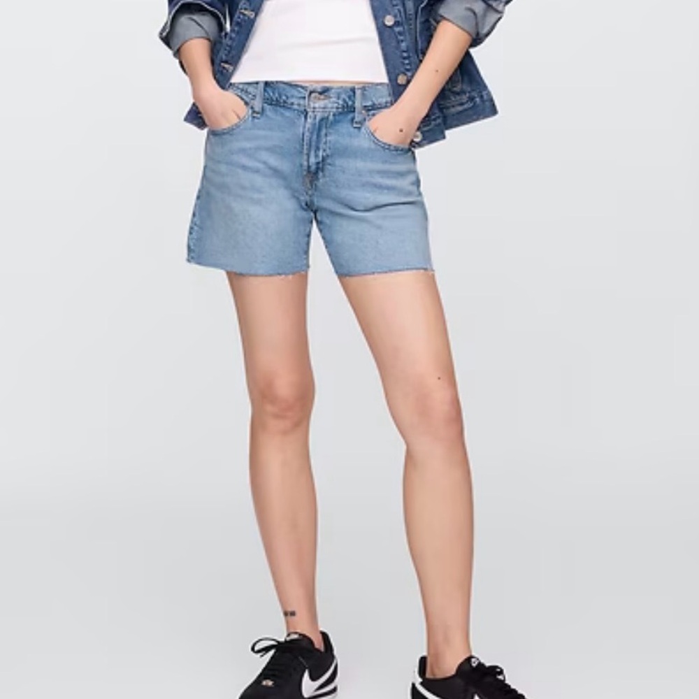 GAP 5” mid rise soft denim shorts